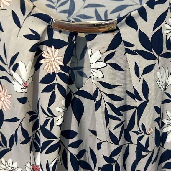 NWOT Liz Claiborne Floral Top - Picture 5 of 5